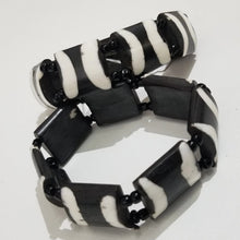 Load image into Gallery viewer, Batik Bone Elastic Bracelet