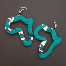 Load image into Gallery viewer, Ankara 'Africa' Earrings