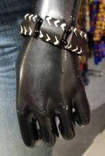 Load image into Gallery viewer, Batik Bone Elastic Bracelet