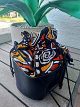 Load image into Gallery viewer, Ghanaian African Print Bucket Bag