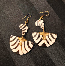 Load image into Gallery viewer, Kenyan Bone &amp; Brass 'Batik Honey' Earrings