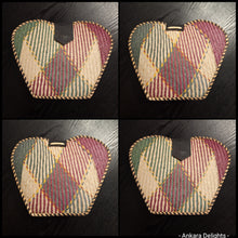 Load image into Gallery viewer, Raffia 'Heart' Handbags