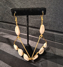 Load image into Gallery viewer, Golden Brass Wire &amp; Cowry Shell Earrings