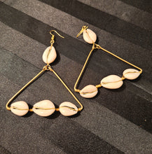 Load image into Gallery viewer, Golden Brass Wire &amp; Cowry Shell Earrings