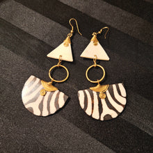 Load image into Gallery viewer, Kenyan Bone &amp; Brass 'Batik Honey' Earrings