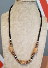 Load image into Gallery viewer, Unisex Trade Bead Necklace