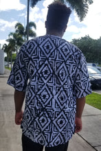 Load image into Gallery viewer, Men&#39;s Batik Dashiki Top - Black