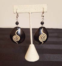 Load image into Gallery viewer, Black Gourd Calabash Earrings