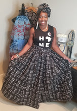 Load image into Gallery viewer, Black Mud Print Maxi Skirt