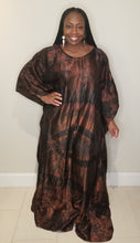 Load image into Gallery viewer, Tie-Dye Adire Silk Kaftans