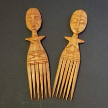 Load image into Gallery viewer, &#39;Duafe&#39; Decorative African Wooden Comb