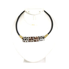 Load image into Gallery viewer, Kenyan Square Bone Choker Set